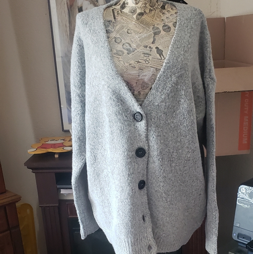 Sweater - Picture 1 of 4